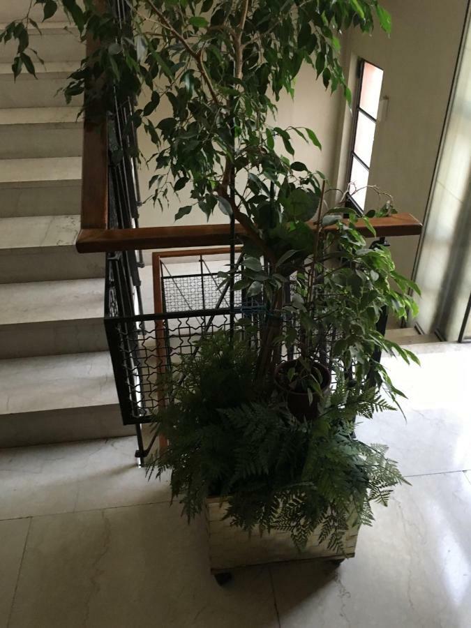 Leoni Charminghouse Apartment Милано Екстериор снимка